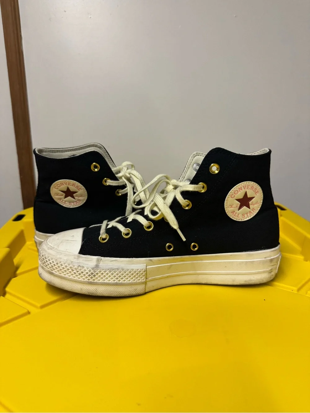 CONVERSE Hearts Valentine’s Day Chuck Taylor Platform Lift Hi Women’s 9.5